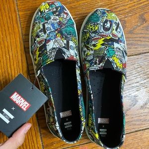 kids TOMS shoes size 2.5 youth